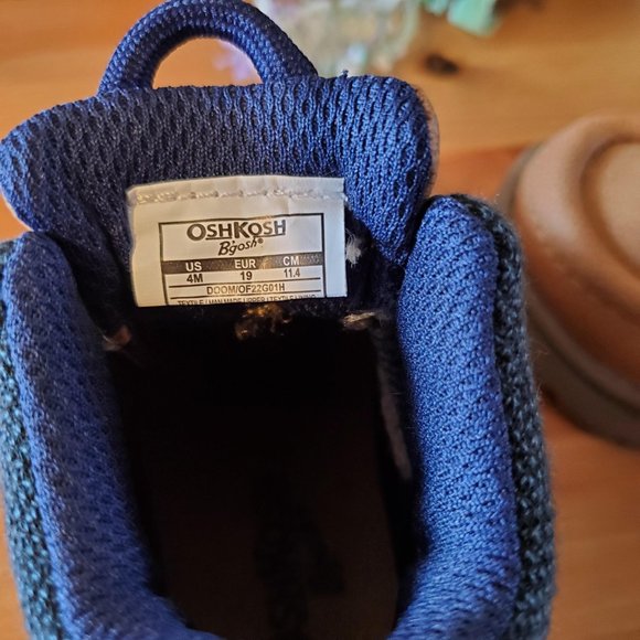 OshKosh - Toddler Hiker Boots  Size 4 Brown - Picture 6 of 10